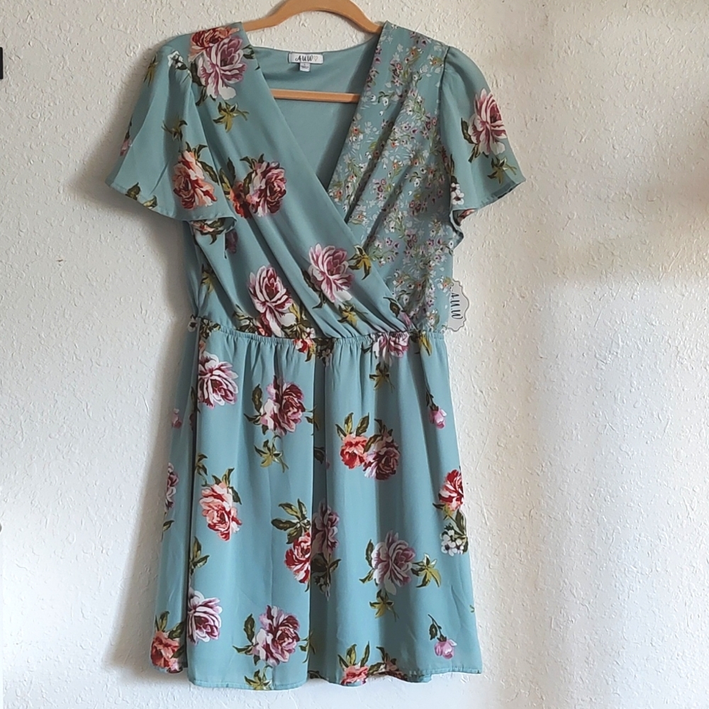 NWT Beautiful Floral AUW Mini Dress